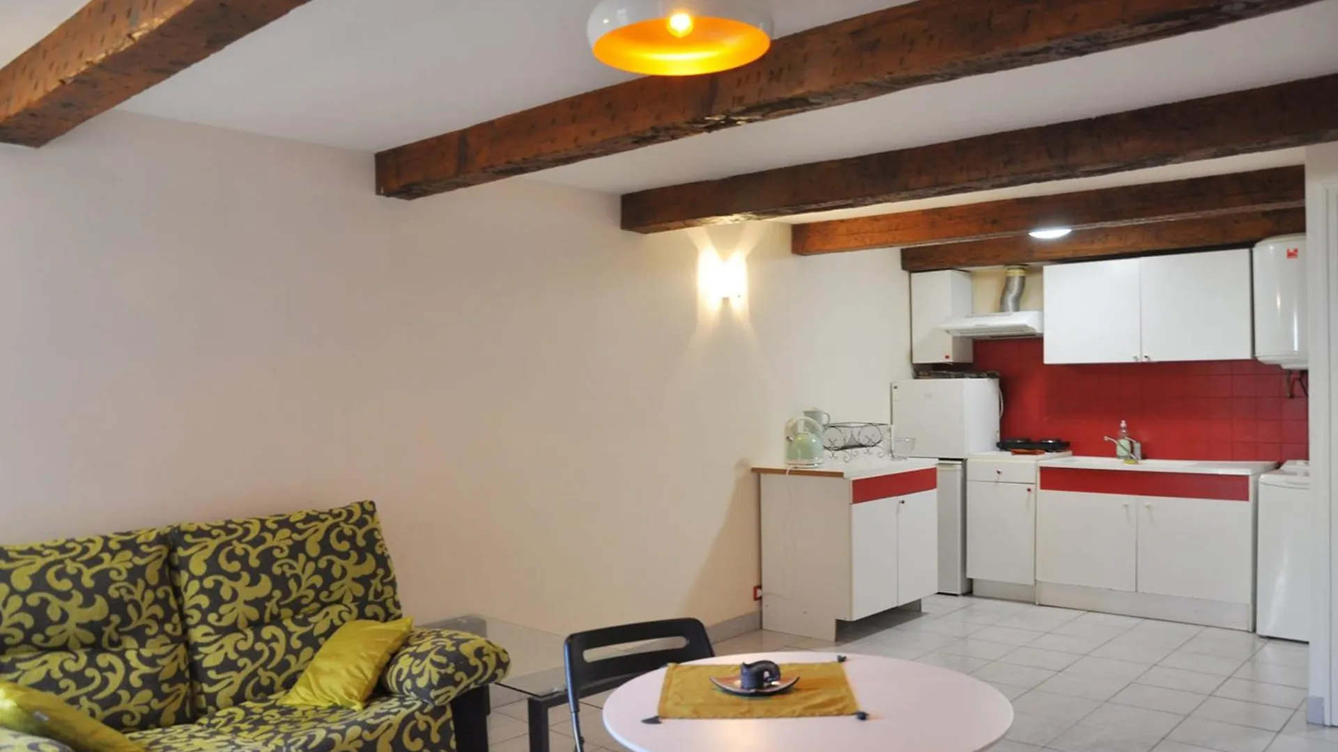Cozy 1-Bedroom Apartment Near Vieux-Port Marsilya
